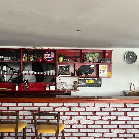 Eagle'S Nest Hostel بوستوينا المظهر الخارجي الصورة