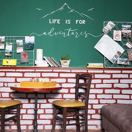 Eagle'S Nest Hostel بوستوينا المظهر الخارجي الصورة