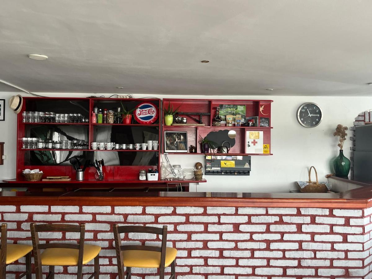 Eagle'S Nest Hostel بوستوينا المظهر الخارجي الصورة