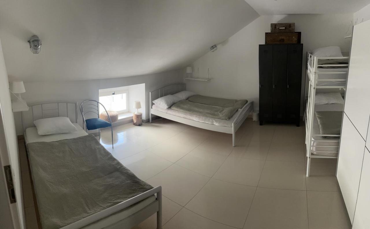 Eagle'S Nest Hostel بوستوينا المظهر الخارجي الصورة