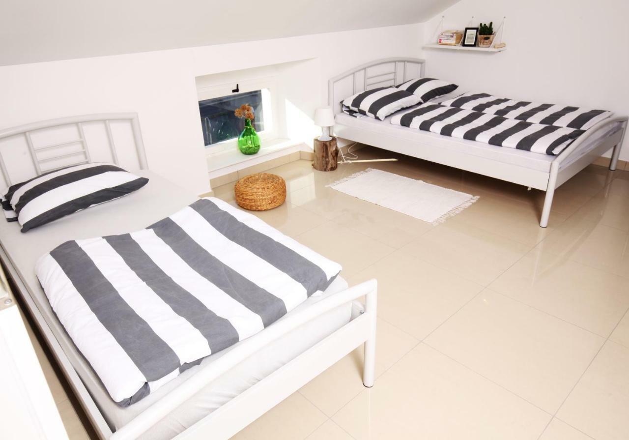 Eagle'S Nest Hostel بوستوينا المظهر الخارجي الصورة