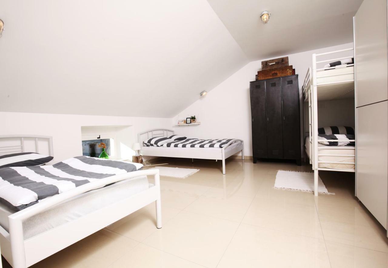 Eagle'S Nest Hostel بوستوينا المظهر الخارجي الصورة