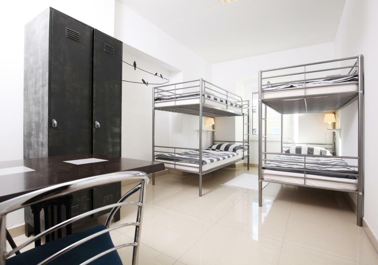 Eagle'S Nest Hostel بوستوينا المظهر الخارجي الصورة