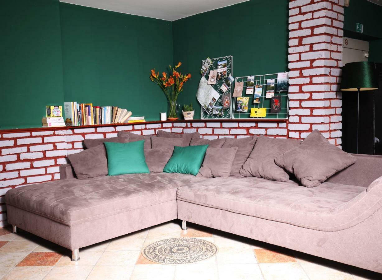 Eagle'S Nest Hostel بوستوينا المظهر الخارجي الصورة